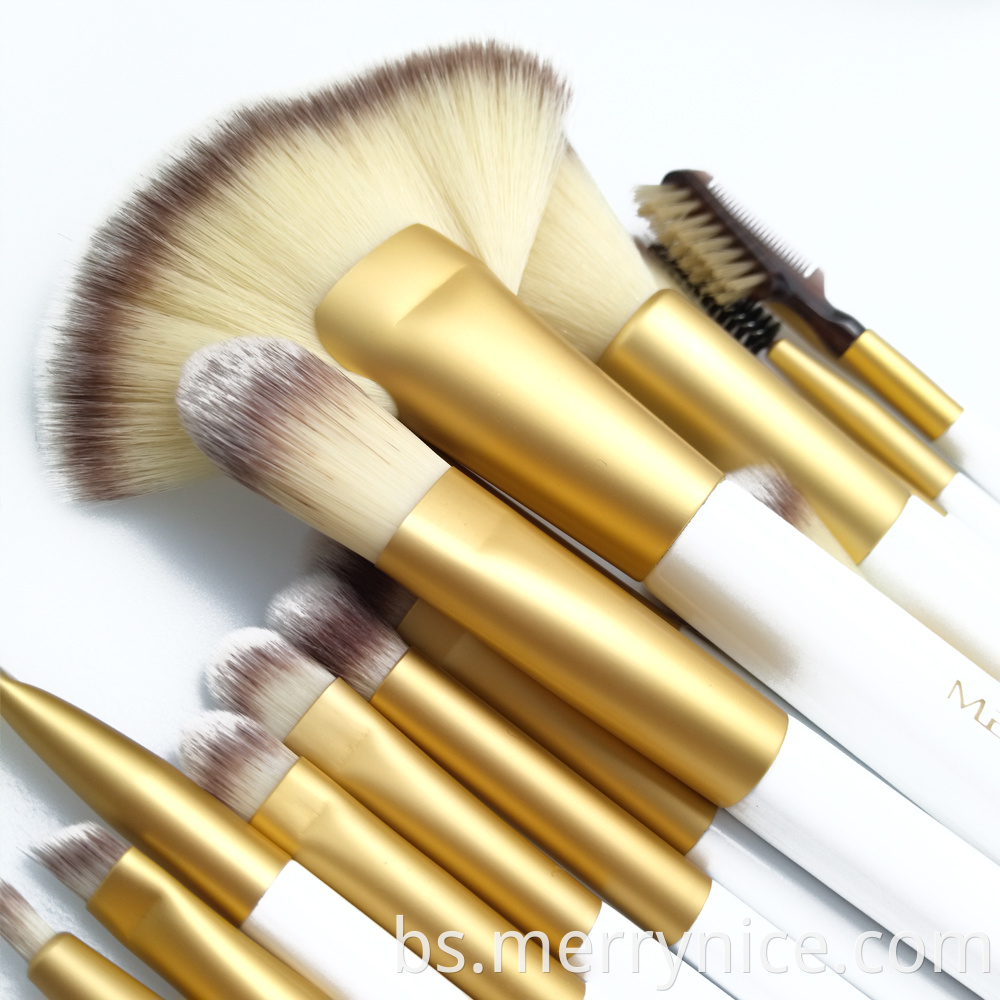 Face Bruses and Eye Brushes